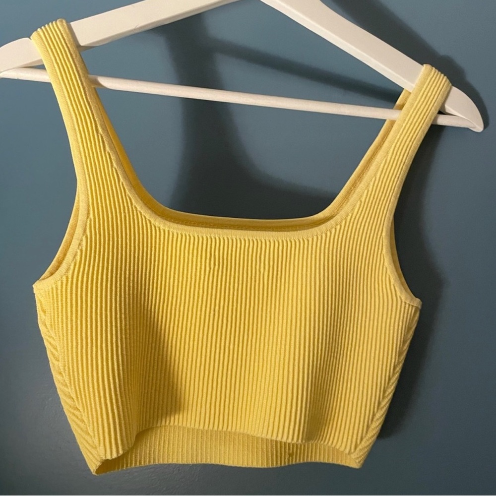 Aritzia Babaton Sculpt Knit Squareneck Cropped Tank